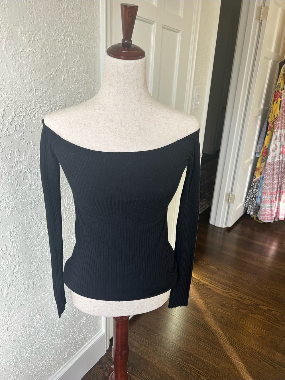Women's Black Ribbed Off-Shoulder Long Sleeve Top